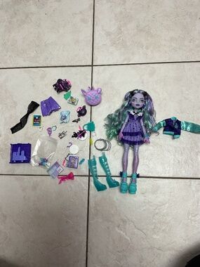 Monster High G3 Twyla doll and accessories